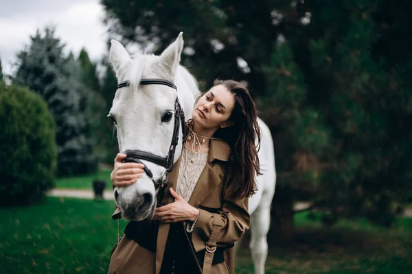 Girl Poses Beautiful Horse High Quality Photo — Stock Photo, Image