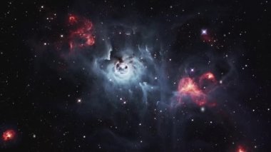 Uzayda uçmak. Kozmik toz ve yıldız kümesi. Yüksek kalite 4k görüntü