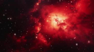 Yıldızlarla süslenmiş, parlayan kırmızı bir nebula kozmik manzarayı aydınlatır. Yüksek kalite 4k görüntü