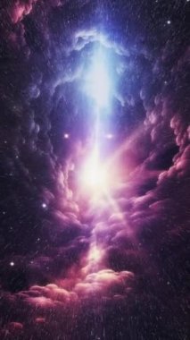 Uzak uzayda kozmik galaksi. Dikey video. Nebula ve kozmik tozdan oluşan güzel bir uzay manzarası. Yüksek kaliteli görüntüler