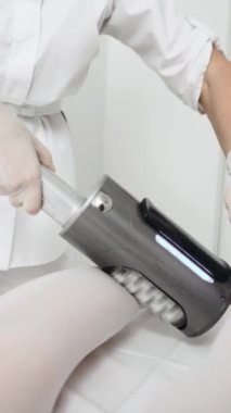 Anti-selülit masajı Stratosfer 'in etkisini kanıtladı. Yüksek kalite 4k görüntü