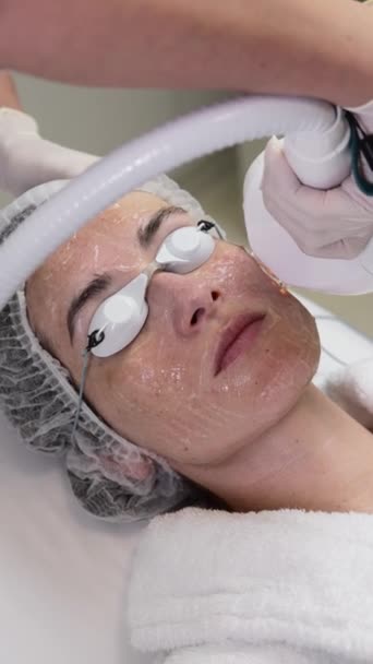 Tratamentul Pielii Faciale Într Salon Înfrumusețare Înregistrare Înaltă Calitate — Videoclip de stoc