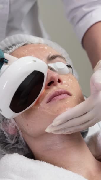 Facial Skin Treatment Beauty Salon High Quality Footage — Vídeo de stock