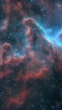 Renkli gaz bulutlarını ve uzayda uzak yıldızları gösteren canlı nebula.