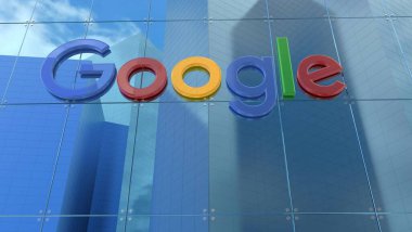 Google Bu 4K editör görüntülerinde bir cam bina ön cephesinin animasyon logosu yer alıyor. Video projelerinize profesyonel ve cilalı bir dokunuş eklemek için kullanın.