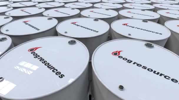 Eog Resources Petrochemical Facility Barriles Metal Con Logotipo Movimiento — Vídeo de stock