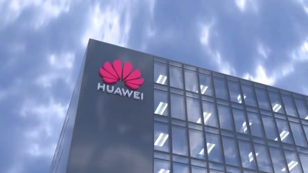 Huawei Hoofdkantoor Logo Close Sky — Stockvideo