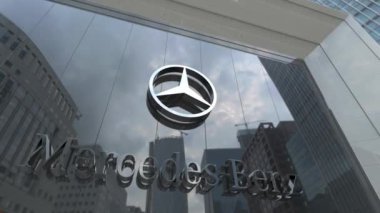 Mercedes Benz Şeffaflık Avantajı: İş merkezli ortamlarda cam