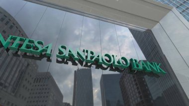 Intesa Sanpaolo Cam ve İş Sinerjisi: Kurumsal Ofis Alanları Yeniden Düzenleniyor