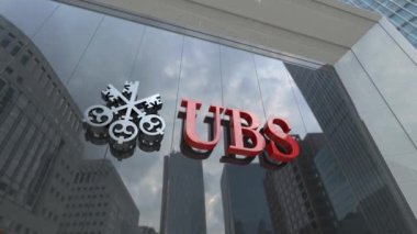 UBS Işıl ışıl Modernite: İş Alanlarında Cam Elementleri Gösterme