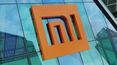 Xiaomi modern kentsel kule şehir merkezindeki ofis şirketleri borsa editörlüğü yapıyor.