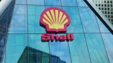Şehir merkezindeki Shell Şehir Merkezi Ofis Şirketi Borsa Editörü