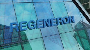 Regeneron Eczacılık. Şehir merkezindeki modern şehir kulesi. Şirket borsa editörlüğü yapıyor.