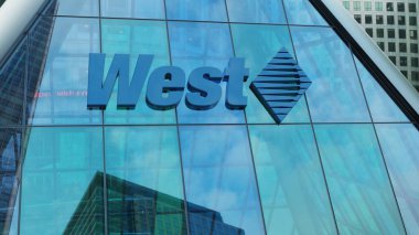 West Pharmaceutical Modern Şehir Kulesi şehir merkezindeki ofis şirketleri borsa editörü.