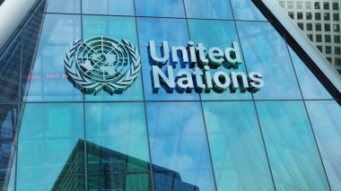 Birleşmiş Milletler modern şehir kulesi şehir merkezindeki ofis şirketleri piyasa editörlüğü yapıyor