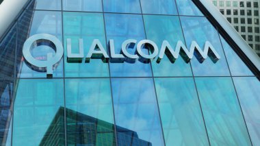 QuALCOMM Modern Kentsel Kule Şehir Merkezi Ofis Şirketi Borsa Editörü