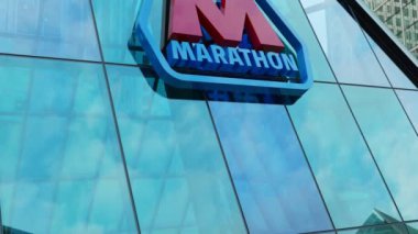 Marathon Petrol modern şehir merkezi binası ofis şirketi borsa editörü