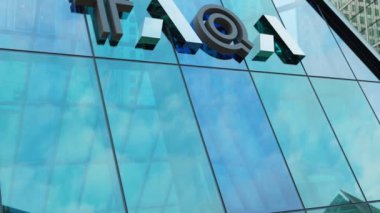 TAQA modern şehir kulesi şehir merkezindeki ofis binası borsa editörlüğü
