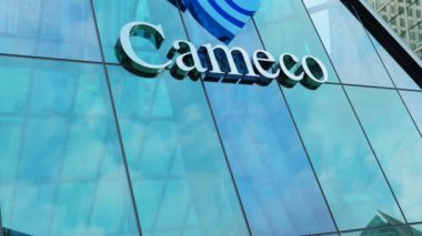 Cameco Modern Şehir Kulesi şehir merkezindeki ofis binası. Borsa hisseleri.