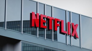 Netflix Stock verileri ofis ön sayfasının logosu üzerine sunulmuştur