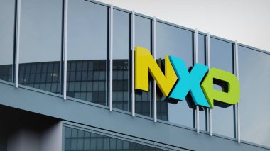 NXP Yarı iletkenler Ofis cephe başyazı masasının logosu üzerinde sunulan veriler