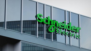 Schneider Electric Stock verileri ofis ön sayfasının logosu üzerine sunuldu