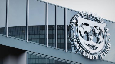 Uluslararası Para Fonu IMF Stok verileri ofis maskesinin logosu üzerine sunuldu