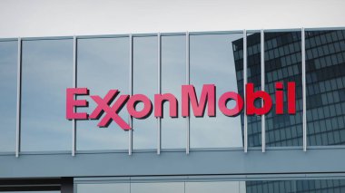 ExxonMobil Stok verileri ofis cephesi editoryal logosu üzerinde sunuldu