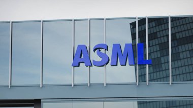 ASML Stok verileri ofis ön sayfasının logosuna sunulmuştur