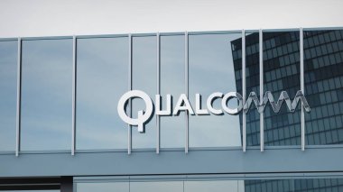 QuALCOMM hisse senedi verileri ofis cephesi editörünün logosuna sunulmuştur
