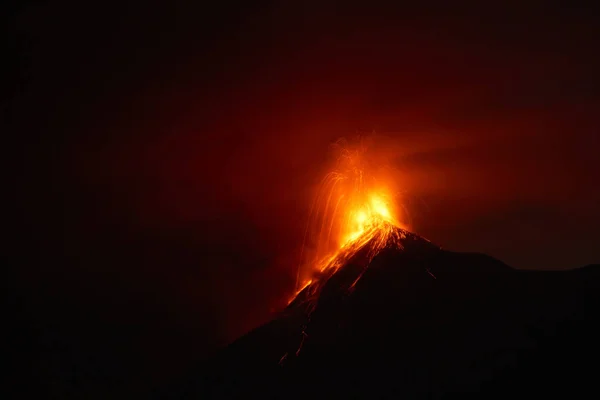 Erupção Vulcão Fuego Noite Perto Antigua Guatemala — Fotografia de Stock