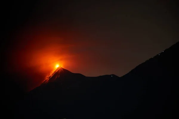 Erupção Vulcão Fuego Noite Guatemala — Fotografia de Stock