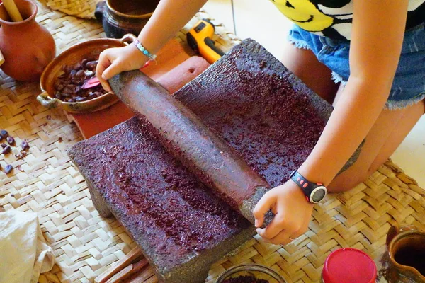 Ancient Mayan Chocolate Making Metate Grinding Stone Guatemala — Stock Photo, Image