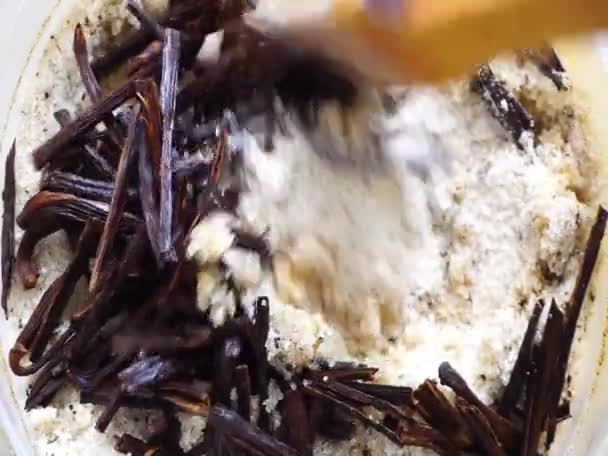 国内香草豆糖的制作 — 图库视频影像