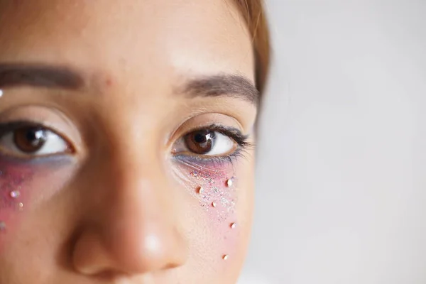 Adolescente Latine Hispanique Fille Mettre Sur Maquillage — Photo