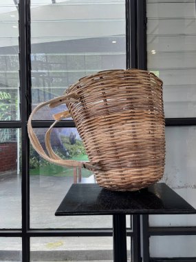 Çay tarlalarında çay yaprağı toplamak için kullanılan sepetler.