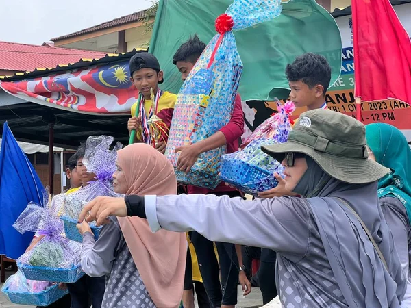 Ipoh, Perak Malezya - 1 Ekim 2023: Sekolah Kebangsaan Manjoi 1 'de ilkokul öğrencisinin spor günü