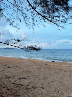 Kemama, Terengganu 'da güzel bir arka planı olan güzel bir deniz ve sahil..