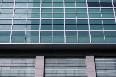 Jakarta 'da modern çelik ve cam gökdelenler