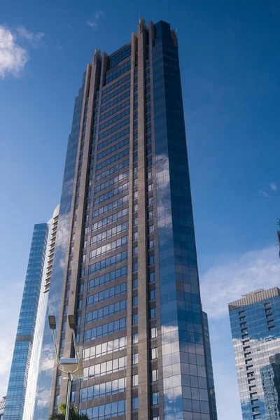 Skyscraper Het Sudirman Zakendistrict Laag Hoekzicht — Stockfoto