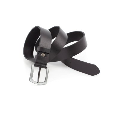 siyah deri kemer tokası ile