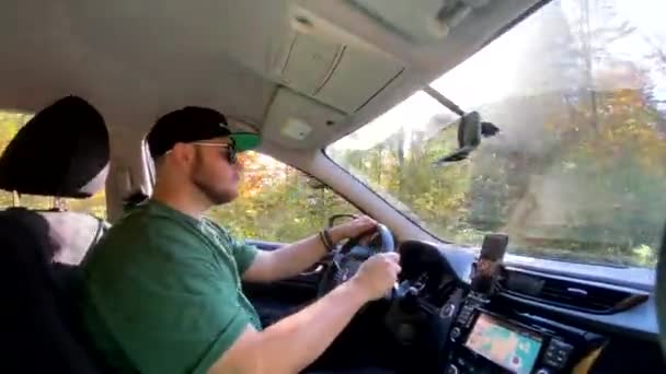 Homme Conduisant Voiture Suv Par Mode Vie Hors Route — Video