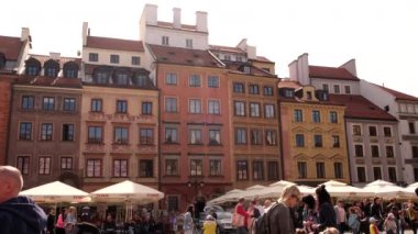 Varşova, Polonya, 30 Nisan 2022: Eski şehrin panoramik manzarası