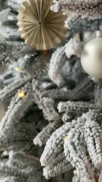 장식된 크리스마스 트리를 디스코 — 비디오