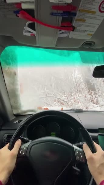 Conducción Coche Suv Por Camino Invierno Vista Desde Interior — Vídeos de Stock