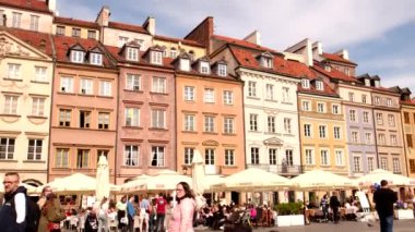 Varşova, Polonya, 30 Nisan 2022: Eski şehrin panoramik manzarası