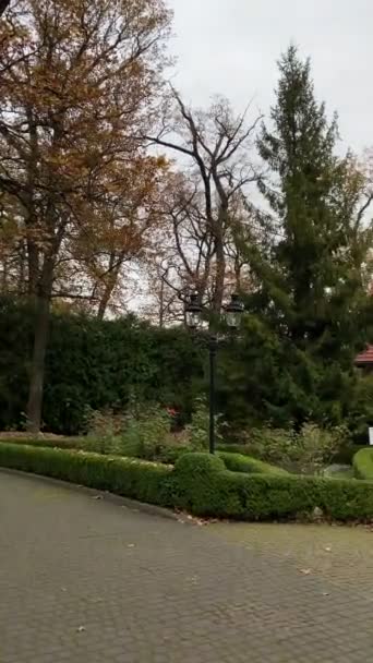 Big Mansion Hotel House Beautiful Garden Autumn Season — Wideo stockowe