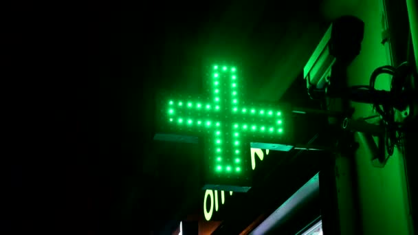 Drugstore Sign Outdoors Night Close — Stock videók