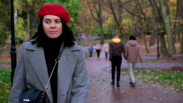 Happy Beautiful Woman Walking Autumn Public Park Passing — Stockvideo