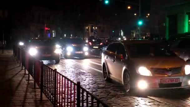Львов Украина Января 2023 Года Обзор Ночных Городских Легковых Автомобилей — стоковое видео